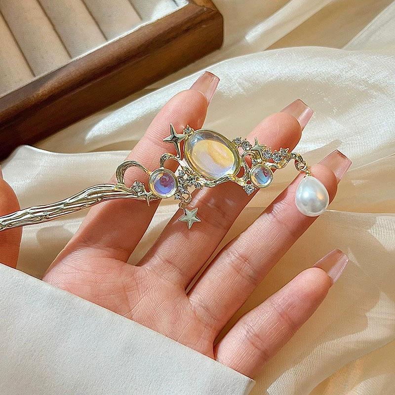 Pearl Hair Pin - Mondstein-Haarnadel mit Stern- und Perlenquaste –