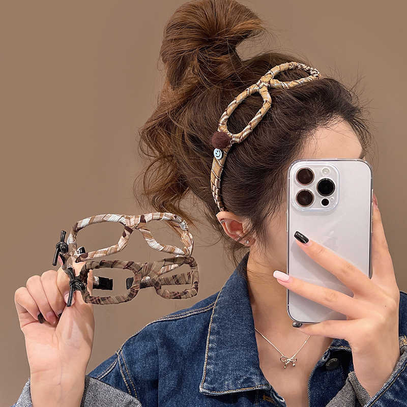 Women Accessories Photos - Modisches Brillenrahmen-Stirnband im westlichen Stil für