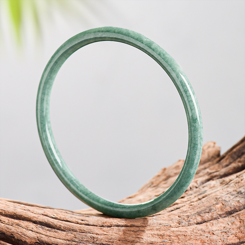 Natürliches burmesisches Jadei – Women'S Accessories Designer Bewertung und Preis